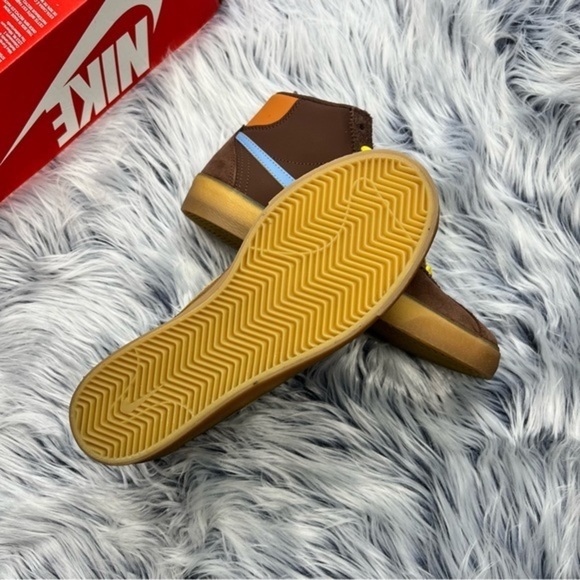 Nike SB Bruin Hi PRM - Picture 4 of 5